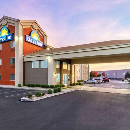 Days Inn By Wyndham Springville Exterior photo