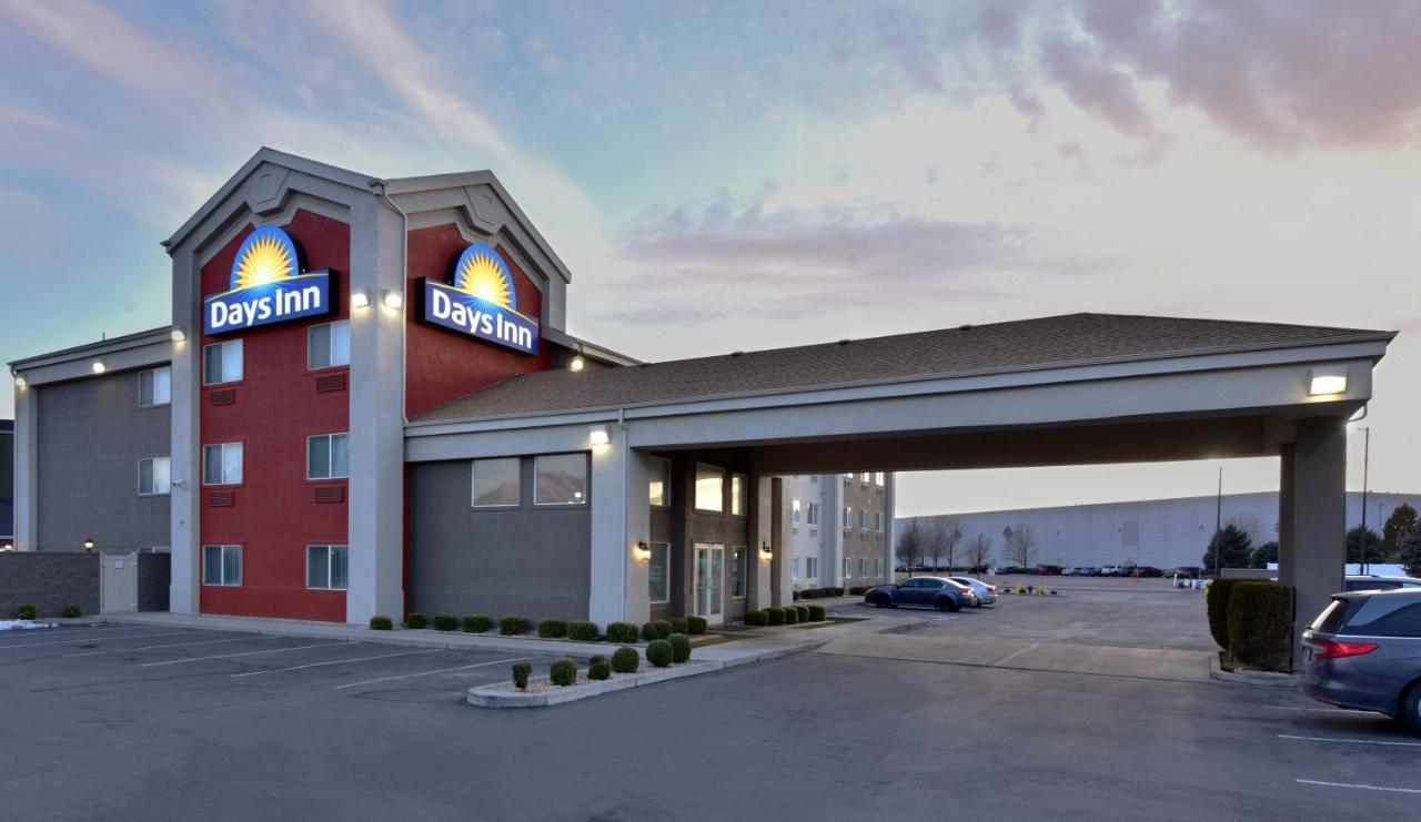 Days Inn By Wyndham Springville Exterior photo