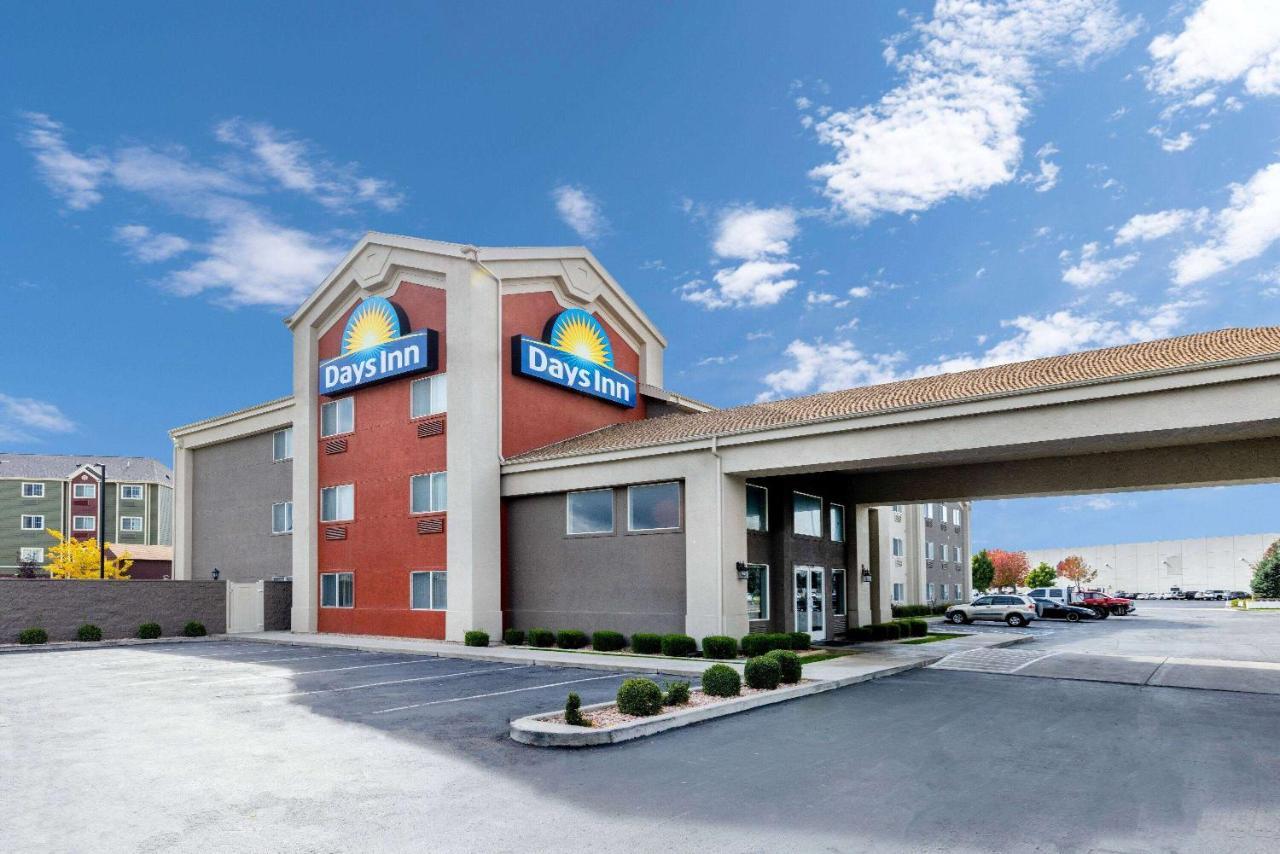 Days Inn By Wyndham Springville Exterior photo